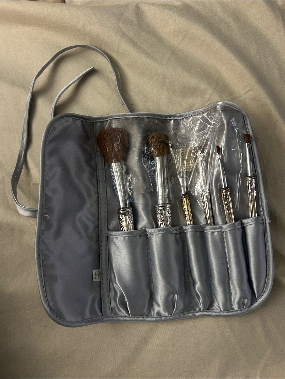 Silver Makeup Brush Set with Carry Roll